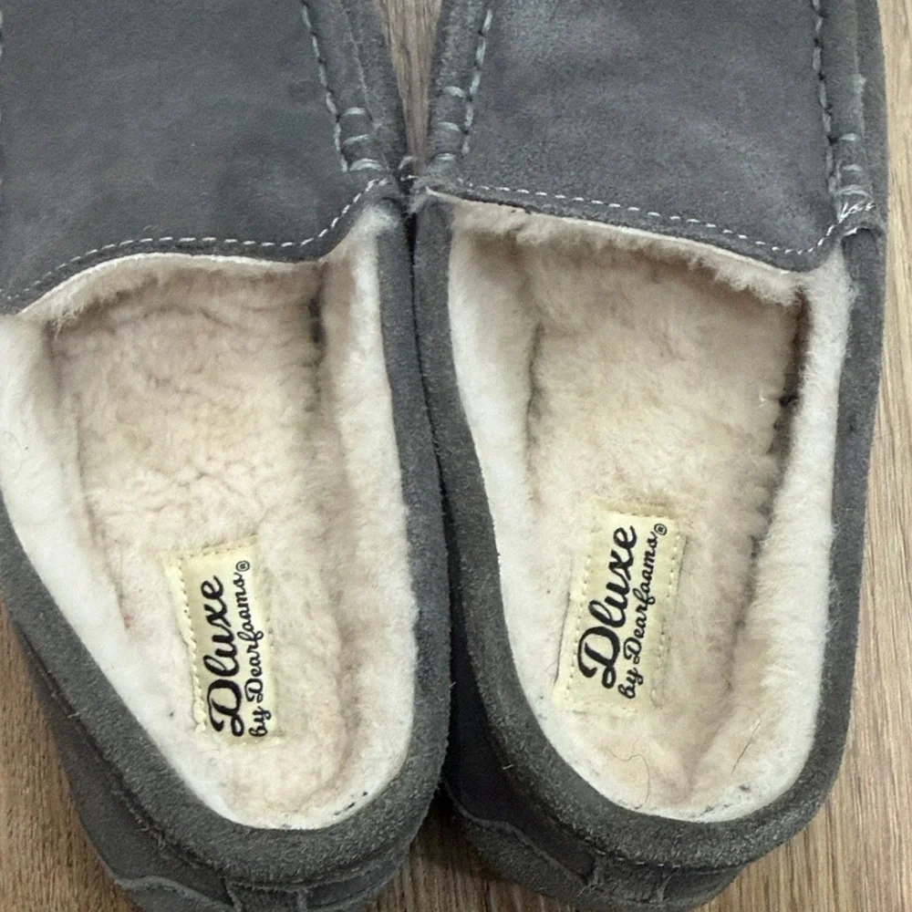 Dluxe by Dearfoams Gray Suede Slip-On Moccasins with Plush Lining kids size 5